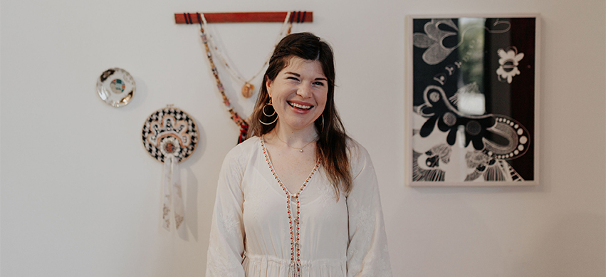 Hattie Lee’s work is inspired by her rich cultural background and travels around the world. Shelby Deeter Photography